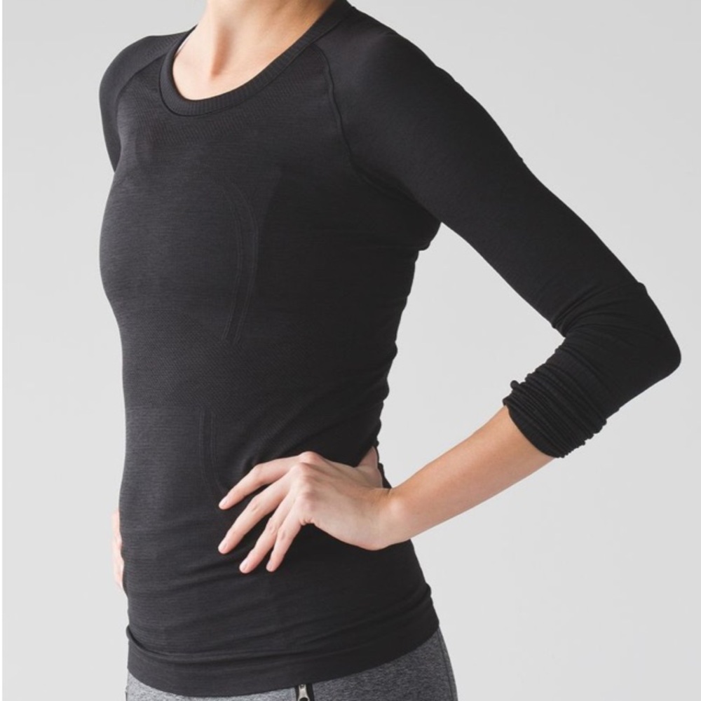 Lululemon Swiftly Tech Long Sleeve Crew in Black / Black